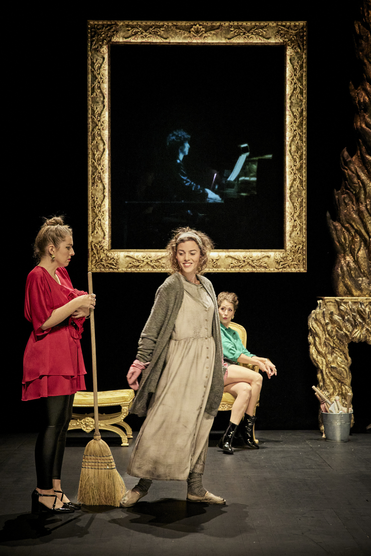 MAC - Cendrillon 02 ©Christophe Raynaud De Lage.jpg